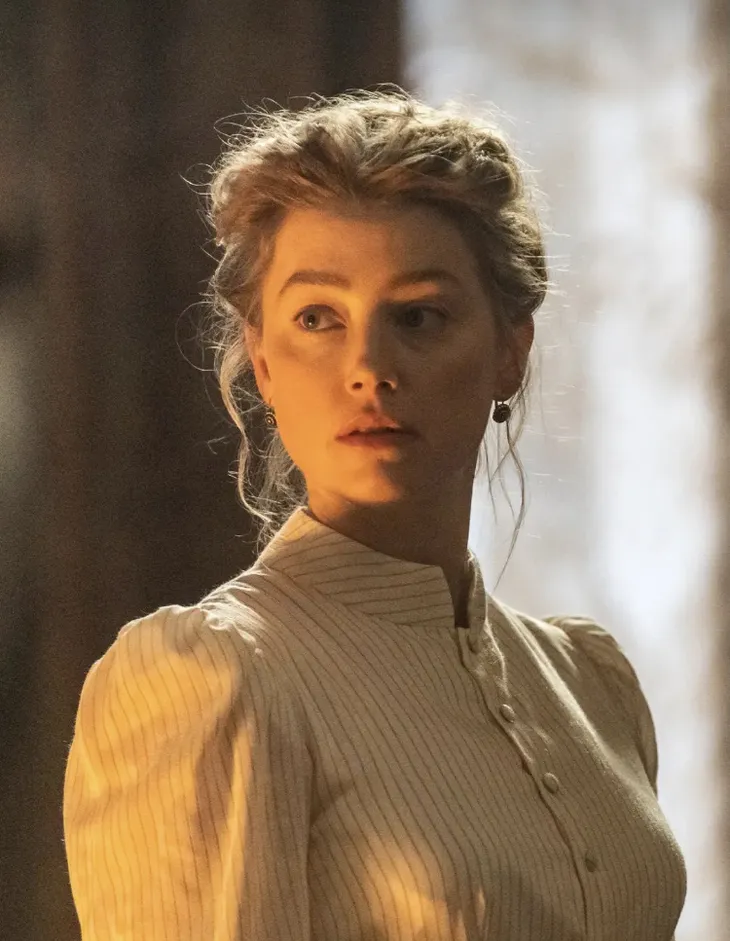 Amber Heard sẽ trở lại trên thảm đỏ LHP Italy - Ảnh 1. Amber Heard sẽ trở lại trên thảm đỏ LHP Italy - Ảnh 1.