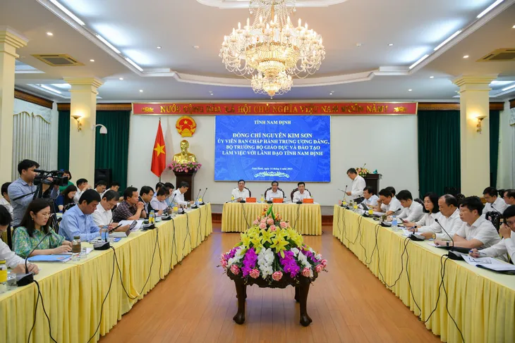 Giáo dục Nam Định nỗ lực để giữ vững vị trí hàng đầu về chất lượng - Ảnh 1. Giáo dục Nam Định nỗ lực để giữ vững vị trí hàng đầu về chất lượng - Ảnh 1.