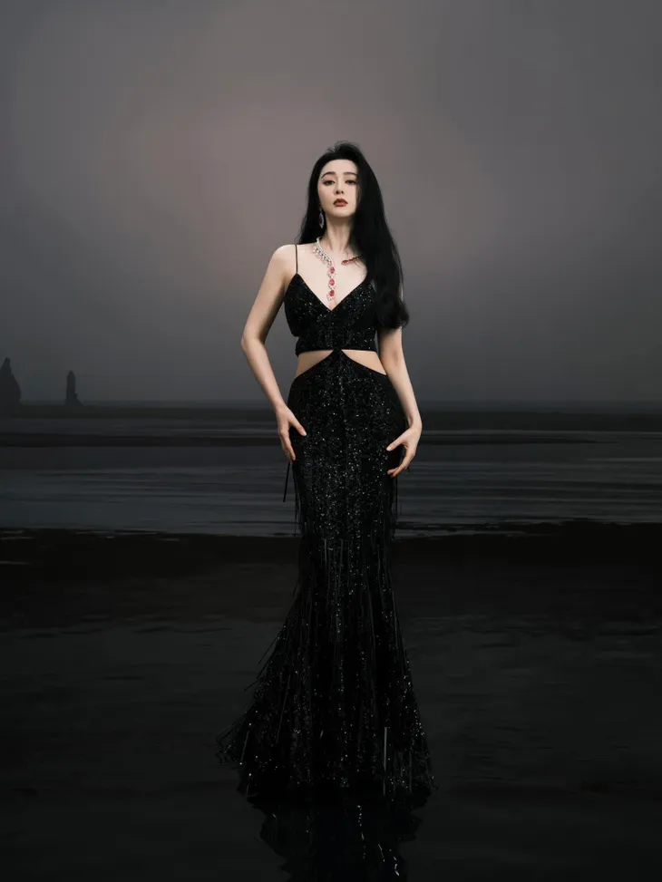 Phạm Băng Băng chọn trang sức của NTK Việt lên trang bìa Tạp chí Vogue - Ảnh 2. Phạm Băng Băng chọn trang sức của NTK Việt lên trang bìa Tạp chí Vogue - Ảnh 2.