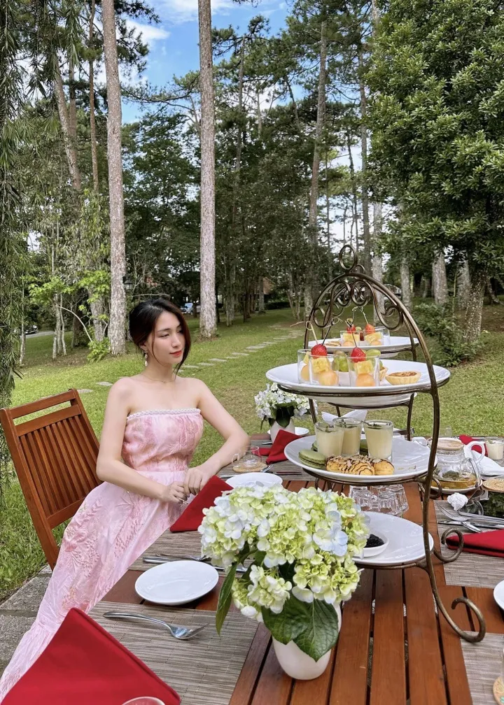 Sao Việt ngày 15/6: Chi Pu đón sinh nhật tuổi 30, MC Lại Vân Sâm đăng ảnh mừng tuổi mới cùng bà xã - Ảnh 3. Sao Việt ngày 15/6: Chi Pu đón sinh nhật tuổi 30, MC Lại Vân Sâm đăng ảnh mừng tuổi mới cùng bà xã - Ảnh 3.