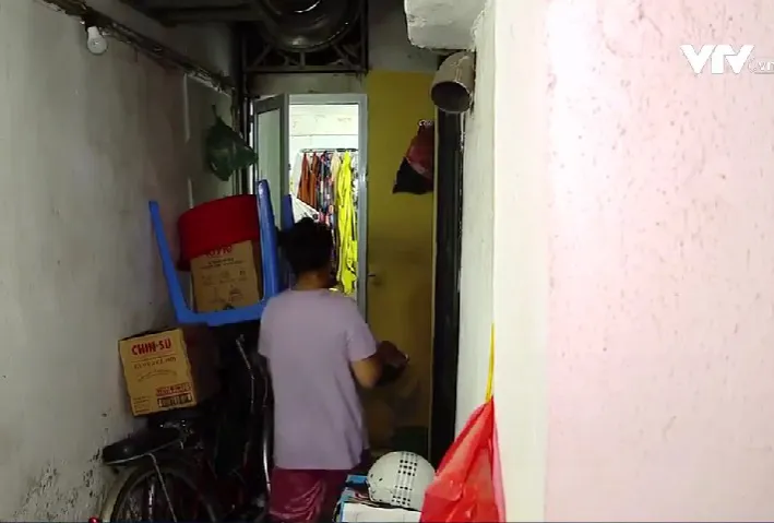 Nhiều người dân phố cổ thà sống khổ chứ không ở tái định cư - Ảnh 2. Nhiều người dân phố cổ thà sống khổ chứ không ở tái định cư - Ảnh 2.