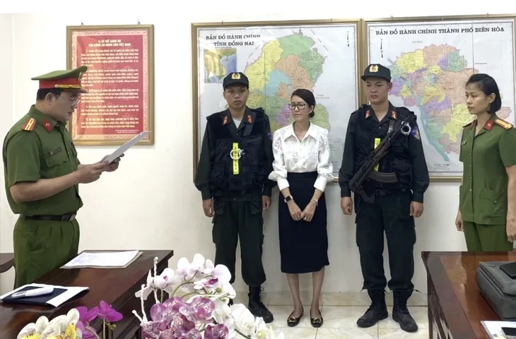 Đồng Nai: Bắt 2 nguyên cán bộ quản lý đô thị huyện Trảng Bom - Ảnh 2. Đồng Nai: Bắt 2 nguyên cán bộ quản lý đô thị huyện Trảng Bom - Ảnh 2.