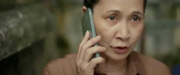 Gia đình mình vui bất thình lình - Tập 30: Phương vỡ òa hạnh phúc vì có bầu, cả nhà vui lây - Ảnh 1. Gia đình mình vui bất thình lình - Tập 30: Phương vỡ òa hạnh phúc vì có bầu, cả nhà vui lây - Ảnh 1.