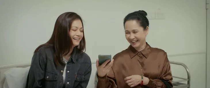 Gia đình mình vui bất thình lình - Tập 30: Phương vỡ òa hạnh phúc vì có bầu, cả nhà vui lây - Ảnh 25. Gia đình mình vui bất thình lình - Tập 30: Phương vỡ òa hạnh phúc vì có bầu, cả nhà vui lây - Ảnh 25.