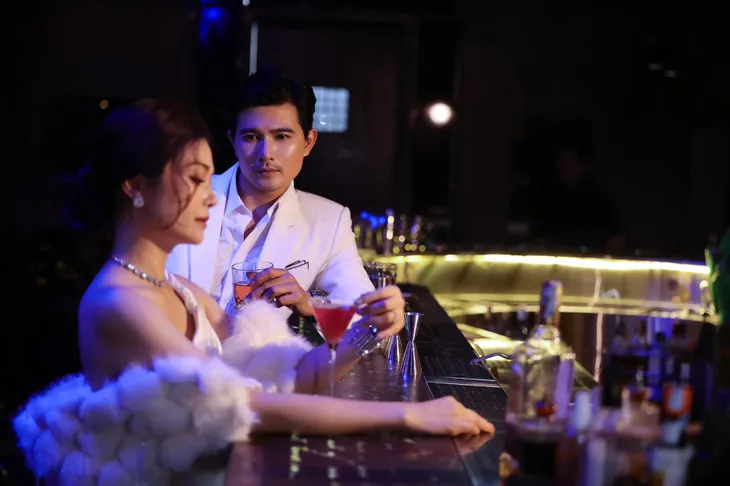 Gia đình mình vui bất thình lình: Hậu có tin vui, Công - Phương biến hình sang chảnh - Ảnh 4. Gia đình mình vui bất thình lình: Hậu có tin vui, Công - Phương biến hình sang chảnh - Ảnh 4.