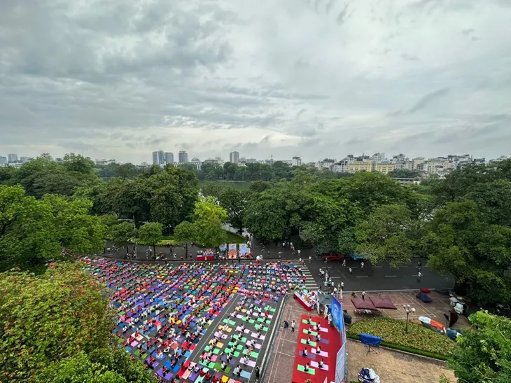 Hơn 1.000 người biểu diễn tại Festival chào mừng ngày Quốc tế Yoga - Ảnh 4. Hơn 1.000 người biểu diễn tại Festival chào mừng ngày Quốc tế Yoga - Ảnh 4.