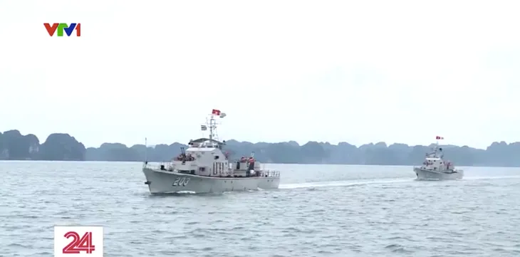 Hải quân diễn tập bắn thuỷ lôi trên biển - Ảnh 1. Hải quân diễn tập bắn thuỷ lôi trên biển - Ảnh 1.