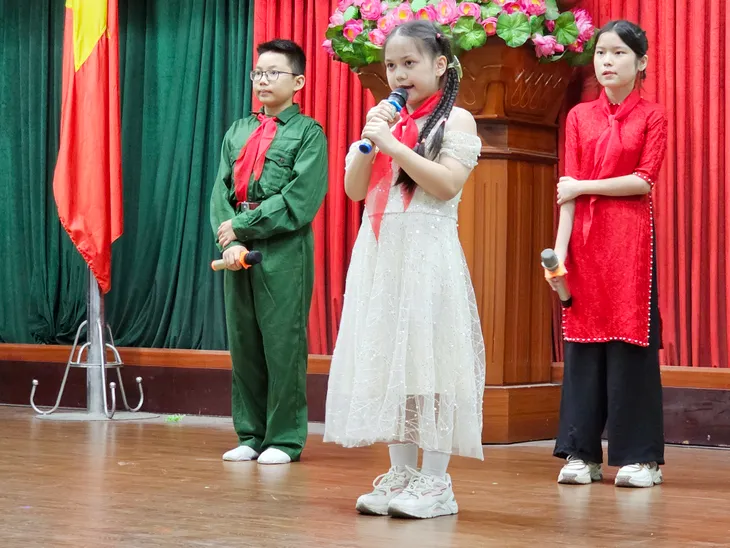 Sôi nổi Hội thi Thiếu nhi tuyên truyền giới thiệu sách hè tại phường Vạn Phúc - Ảnh 1. Sôi nổi Hội thi Thiếu nhi tuyên truyền giới thiệu sách hè tại phường Vạn Phúc - Ảnh 1.