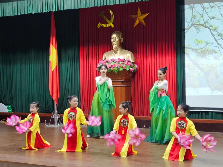 Sôi nổi Hội thi Thiếu nhi tuyên truyền giới thiệu sách hè tại phường Vạn Phúc - Ảnh 16. Sôi nổi Hội thi Thiếu nhi tuyên truyền giới thiệu sách hè tại phường Vạn Phúc - Ảnh 16.