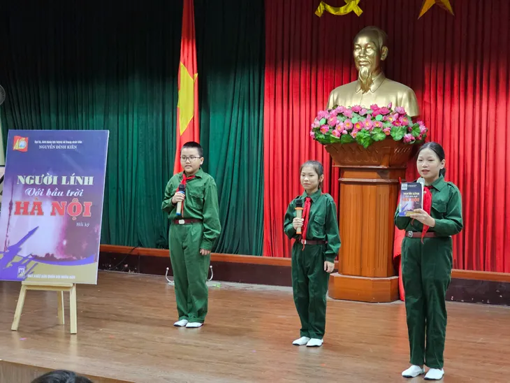 Sôi nổi Hội thi Thiếu nhi tuyên truyền giới thiệu sách hè tại phường Vạn Phúc - Ảnh 2. Sôi nổi Hội thi Thiếu nhi tuyên truyền giới thiệu sách hè tại phường Vạn Phúc - Ảnh 2.