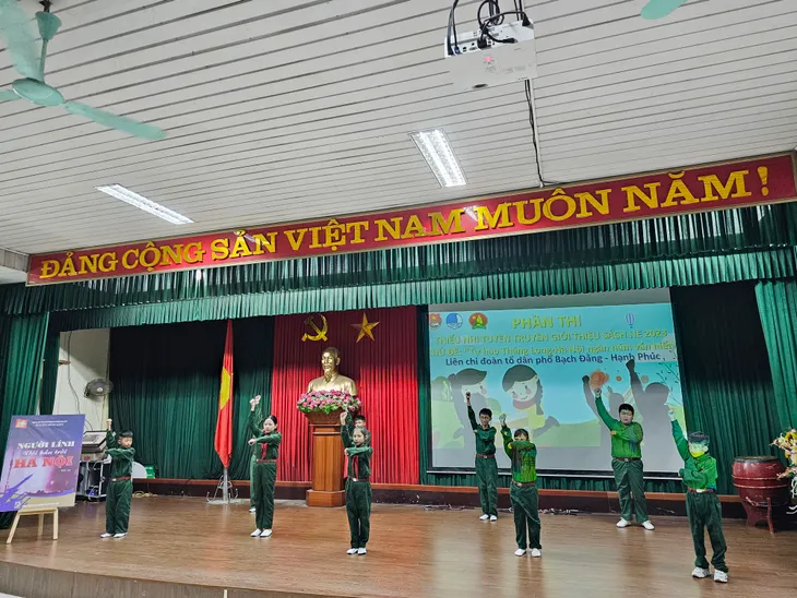 Sôi nổi Hội thi Thiếu nhi tuyên truyền giới thiệu sách hè tại phường Vạn Phúc - Ảnh 25. Sôi nổi Hội thi Thiếu nhi tuyên truyền giới thiệu sách hè tại phường Vạn Phúc - Ảnh 25.