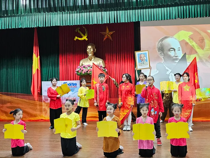 Sôi nổi Hội thi Thiếu nhi tuyên truyền giới thiệu sách hè tại phường Vạn Phúc - Ảnh 29. Sôi nổi Hội thi Thiếu nhi tuyên truyền giới thiệu sách hè tại phường Vạn Phúc - Ảnh 29.