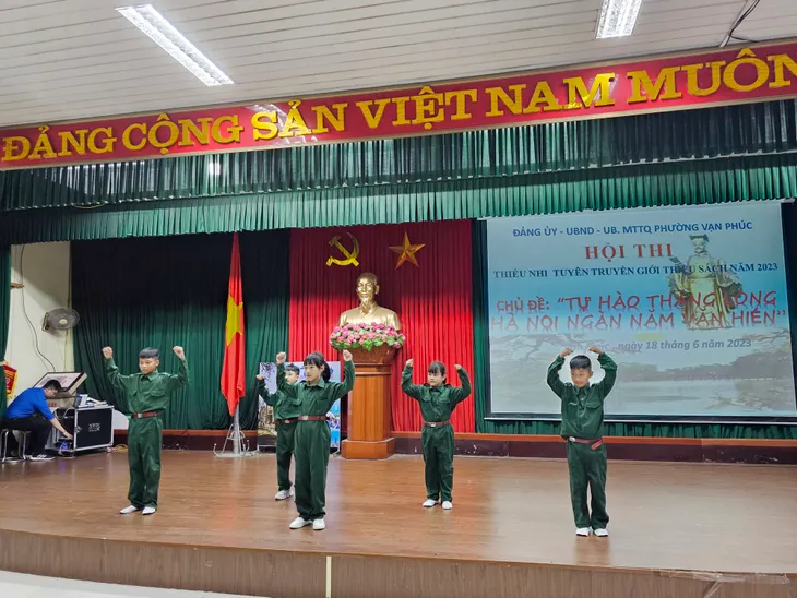 Sôi nổi Hội thi Thiếu nhi tuyên truyền giới thiệu sách hè tại phường Vạn Phúc - Ảnh 24. Sôi nổi Hội thi Thiếu nhi tuyên truyền giới thiệu sách hè tại phường Vạn Phúc - Ảnh 24.