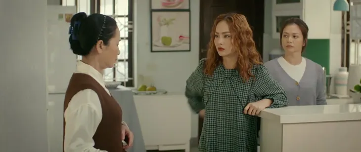 Gia đình mình vui bất thình lình - Tập 26: Hà trổ tài thám tử, suy diễn bí mật của bố mẹ chồng - Ảnh 26. Gia đình mình vui bất thình lình - Tập 26: Hà trổ tài thám tử, suy diễn bí mật của bố mẹ chồng - Ảnh 26.