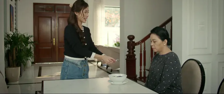 Gia đình mình vui bất thình lình - Tập 26: Hà trổ tài thám tử, suy diễn bí mật của bố mẹ chồng - Ảnh 3. Gia đình mình vui bất thình lình - Tập 26: Hà trổ tài thám tử, suy diễn bí mật của bố mẹ chồng - Ảnh 3.
