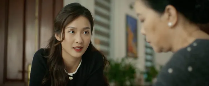 Gia đình mình vui bất thình lình - Tập 26: Hà trổ tài thám tử, suy diễn bí mật của bố mẹ chồng - Ảnh 4. Gia đình mình vui bất thình lình - Tập 26: Hà trổ tài thám tử, suy diễn bí mật của bố mẹ chồng - Ảnh 4.
