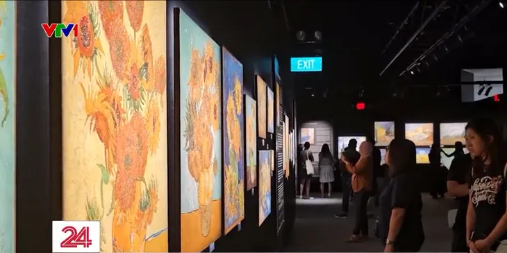 Trải nghiệm đa giác quan tại triển lãm nghệ thuật Van Gogh ở Singapore - Ảnh 1. Trải nghiệm đa giác quan tại triển lãm nghệ thuật Van Gogh ở Singapore - Ảnh 1.