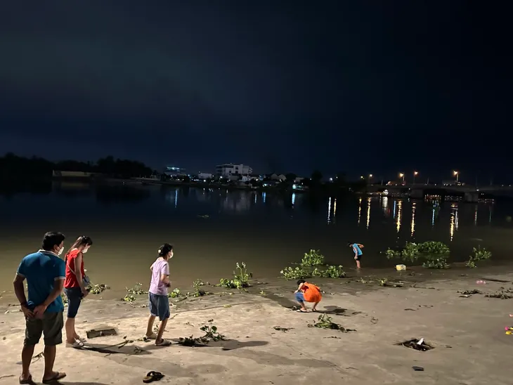 2 thanh niên dũng cảm cứu 3 người khỏi đuối nước - Ảnh 1. 2 thanh niên dũng cảm cứu 3 người khỏi đuối nước - Ảnh 1.