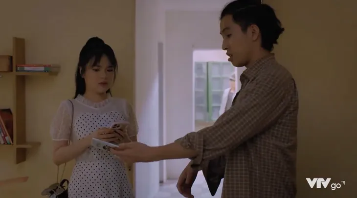 Cuộc đời vẫn đẹp sao - Tập 35: Bố con Lưu thoát nạn, Bát vẫn nhởn nhơ chưa bị sờ gáy - Ảnh 5. Cuộc đời vẫn đẹp sao - Tập 35: Bố con Lưu thoát nạn, Bát vẫn nhởn nhơ chưa bị sờ gáy - Ảnh 5.
