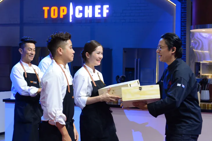 Top Chef Việt Nam - Tập 2: Món Gà ngũ phúc lọt top trending ngon hết nước chấm - Ảnh 6. Top Chef Việt Nam - Tập 2: Món Gà ngũ phúc lọt top trending ngon hết nước chấm - Ảnh 6.