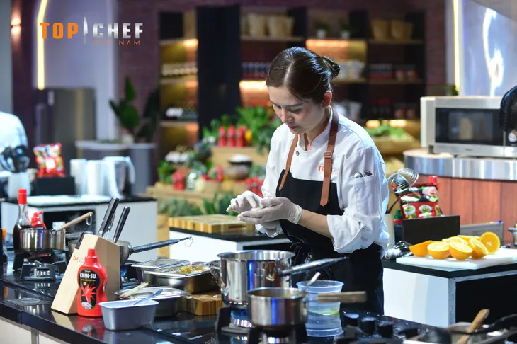 Top Chef Việt Nam - Tập 2: Món Gà ngũ phúc lọt top trending ngon hết nước chấm - Ảnh 3. Top Chef Việt Nam - Tập 2: Món Gà ngũ phúc lọt top trending ngon hết nước chấm - Ảnh 3.