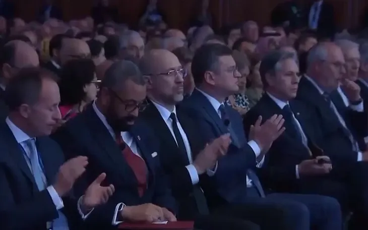 Liên minh châu Âu và Mỹ tiếp tục viện trợ cho Ukraine - Ảnh 1. Liên minh châu Âu và Mỹ tiếp tục viện trợ cho Ukraine - Ảnh 1.