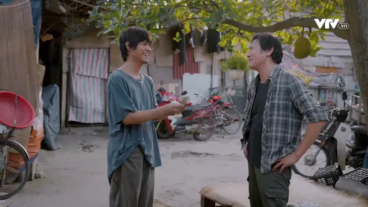 Cuộc đời vẫn đẹp sao - Tập 36: Lưu bị đánh đổ máu, chị Hòa và Luyến cùng nhón tay giúp trả nợ? - Ảnh 1. Cuộc đời vẫn đẹp sao - Tập 36: Lưu bị đánh đổ máu, chị Hòa và Luyến cùng nhón tay giúp trả nợ? - Ảnh 1.