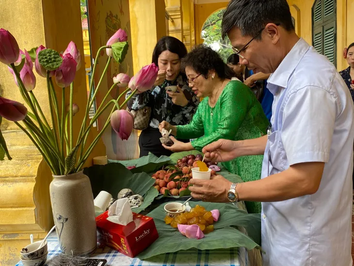 Tái hiện các nghi lễ ngày Tết Đoan Ngọ trong Hoàng cung Thăng Long xưa - Ảnh 12. Tái hiện các nghi lễ ngày Tết Đoan Ngọ trong Hoàng cung Thăng Long xưa - Ảnh 12.