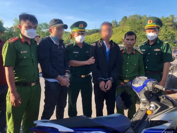 Vận chuyển 8.000 viên ma tuý tổng hợp, 2 đối tượng bị bắt giữ - Ảnh 1. Vận chuyển 8.000 viên ma tuý tổng hợp, 2 đối tượng bị bắt giữ - Ảnh 1.