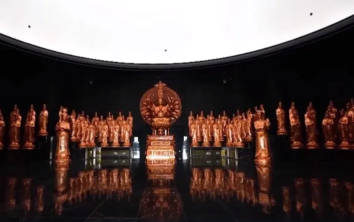 Hàng nghìn Phật tử và du khách tham dự Lễ vía Bà Linh Sơn Thánh Mẫu - Ảnh 4. Hàng nghìn Phật tử và du khách tham dự Lễ vía Bà Linh Sơn Thánh Mẫu - Ảnh 4.