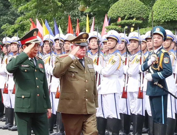 Bộ trưởng Bộ các Lực lượng vũ trang Cách mạng Cuba thăm chính thức Việt Nam - Ảnh 1. Bộ trưởng Bộ các Lực lượng vũ trang Cách mạng Cuba thăm chính thức Việt Nam - Ảnh 1.