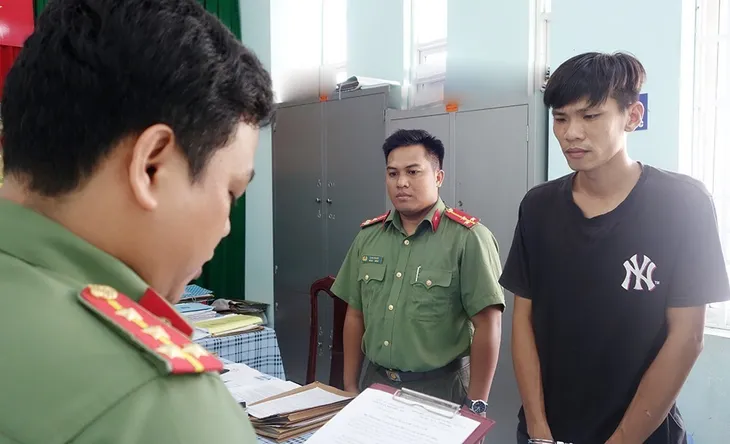 An Giang: Bắt tạm giam đối tượng chế tạo, tàng trữ vũ khí quân dụng - Ảnh 1. An Giang: Bắt tạm giam đối tượng chế tạo, tàng trữ vũ khí quân dụng - Ảnh 1.