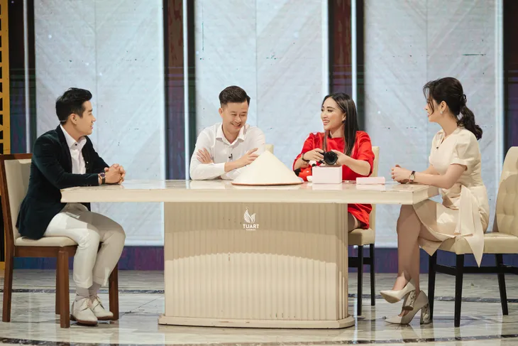 Khách sạn 5 sao: Vợ chồng HLV Trương Minh Sang – HLV Thu Hà và hành trình gần 20 năm bên nhau - Ảnh 3. Khách sạn 5 sao: Vợ chồng HLV Trương Minh Sang – HLV Thu Hà và hành trình gần 20 năm bên nhau - Ảnh 3.