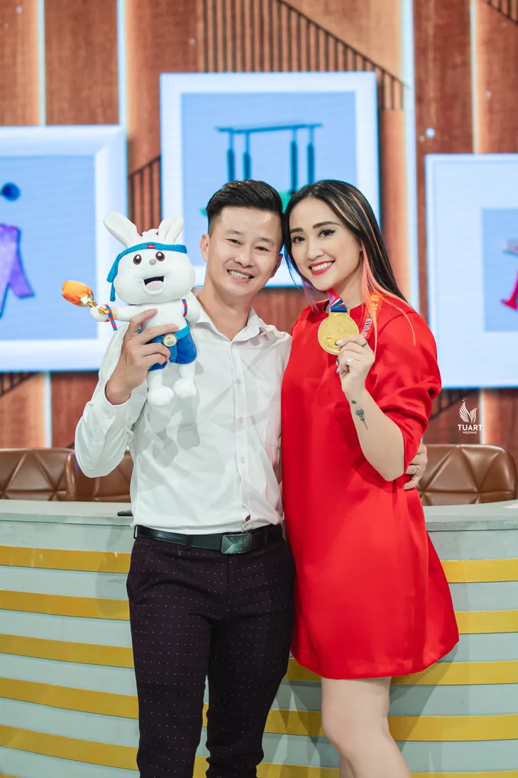 Khách sạn 5 sao: Vợ chồng HLV Trương Minh Sang – HLV Thu Hà và hành trình gần 20 năm bên nhau - Ảnh 4. Khách sạn 5 sao: Vợ chồng HLV Trương Minh Sang – HLV Thu Hà và hành trình gần 20 năm bên nhau - Ảnh 4.