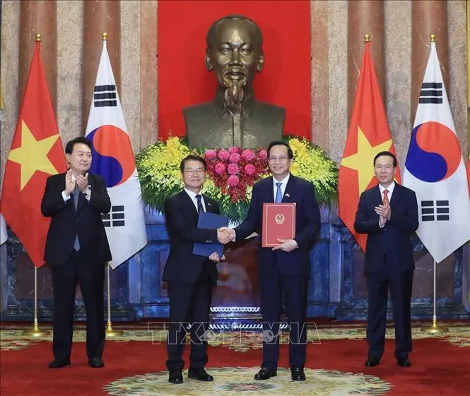 Việt Nam và Hàn Quốc công bố Chương trình Hành động quan hệ Đối tác chiến lược toàn diện - Ảnh 8. Việt Nam và Hàn Quốc công bố Chương trình Hành động quan hệ Đối tác chiến lược toàn diện - Ảnh 8.