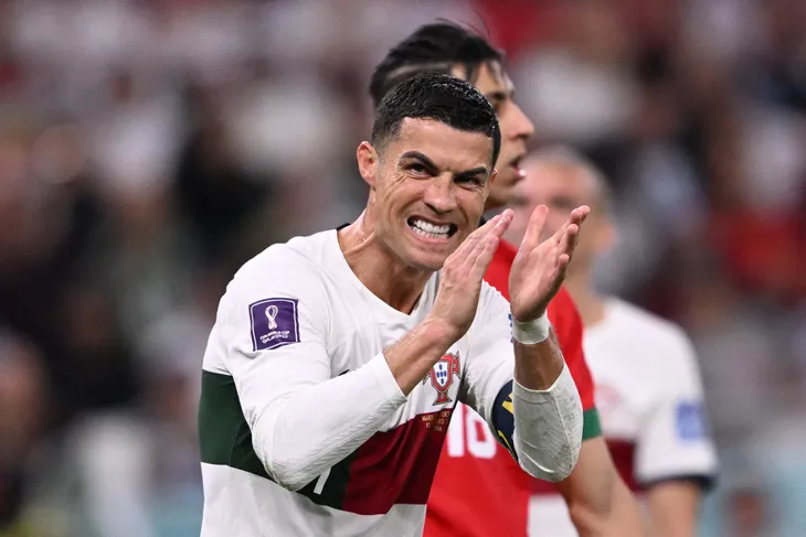 Ronaldo: “Tôi không theo đuổi những kỷ lục, chúng theo đuổi tôi” - Ảnh 1. Ronaldo: “Tôi không theo đuổi những kỷ lục, chúng theo đuổi tôi” - Ảnh 1.