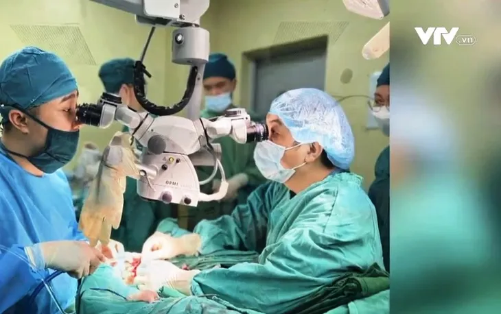 Nối thành công bàn tay bị đứt rời do tai nạn lao động - Ảnh 2. Nối thành công bàn tay bị đứt rời do tai nạn lao động - Ảnh 2.