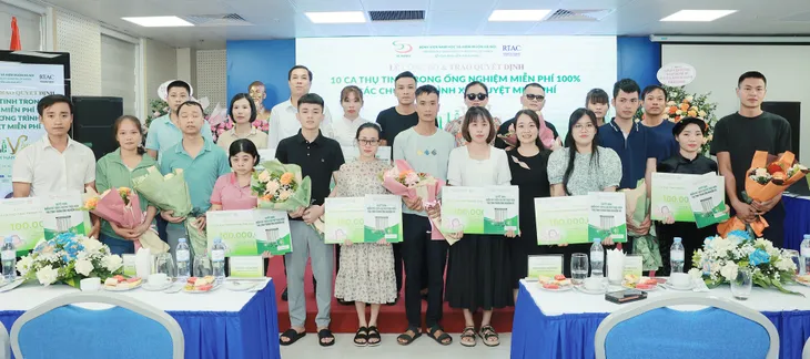Hỗ trợ thụ tinh trong ống nghiệm miễn phí cho 11 cặp vợ chồng hiếm muộn - Ảnh 2. Hỗ trợ thụ tinh trong ống nghiệm miễn phí cho 11 cặp vợ chồng hiếm muộn - Ảnh 2.