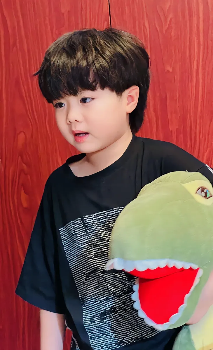 Hậu trường Gia đình mình vui bất thình lình: Khả Ngân tựa vai Thanh Sơn cực tình cảm - Ảnh 9. Hậu trường Gia đình mình vui bất thình lình: Khả Ngân tựa vai Thanh Sơn cực tình cảm - Ảnh 9.