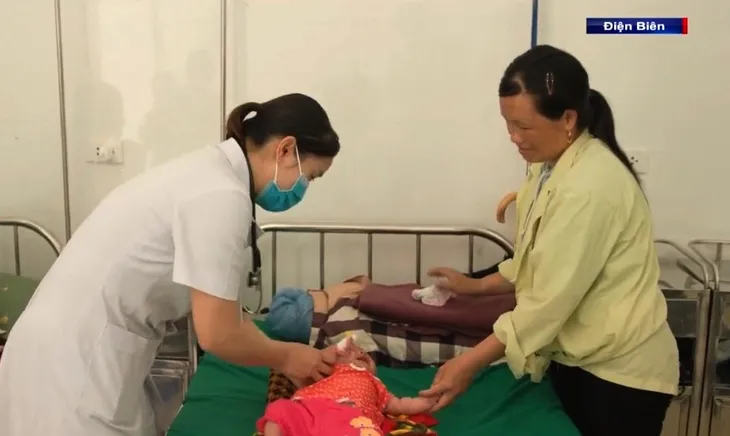 Lặn lội y tế vùng cao - Ảnh 6. Lặn lội y tế vùng cao - Ảnh 6.