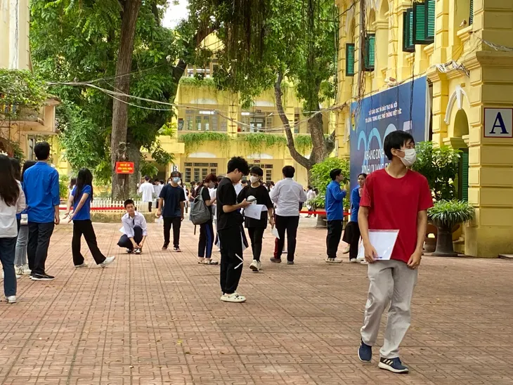 Sĩ tử Hà Nội tự tin, sẵn sàng bước vào kỳ thi tốt nghiệp THPT 2023 - Ảnh 5. Sĩ tử Hà Nội tự tin, sẵn sàng bước vào kỳ thi tốt nghiệp THPT 2023 - Ảnh 5.
