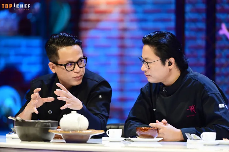 Top Chef Việt Nam 2023 - Tập 3: Thử thách nấu món phở ăn không dùng đũa, 2 đầu bếp gói dao ra về - Ảnh 13. Top Chef Việt Nam 2023 - Tập 3: Thử thách nấu món phở ăn không dùng đũa, 2 đầu bếp gói dao ra về - Ảnh 13.