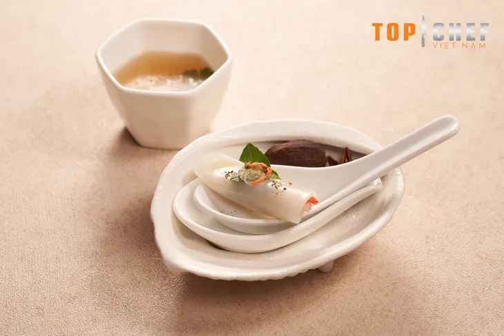 Top Chef Việt Nam 2023 - Tập 3: Thử thách nấu món phở ăn không dùng đũa, 2 đầu bếp gói dao ra về - Ảnh 8. Top Chef Việt Nam 2023 - Tập 3: Thử thách nấu món phở ăn không dùng đũa, 2 đầu bếp gói dao ra về - Ảnh 8.