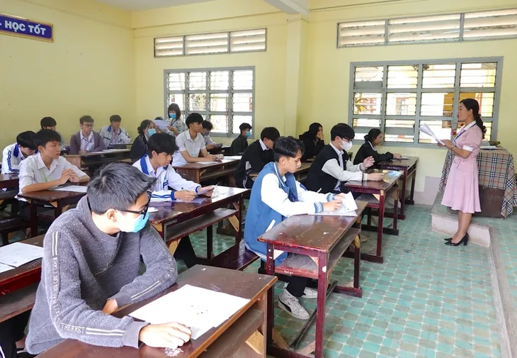 Gia Lai đề nghị đặc cách tốt nghiệp cho 7 thí sinh nhập viện - Ảnh 2. Gia Lai đề nghị đặc cách tốt nghiệp cho 7 thí sinh nhập viện - Ảnh 2.