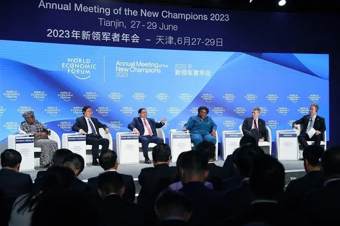 Thủ tướng dự phiên khai mạc Hội nghị Diễn đàn Kinh tế thế giới Thiên Tân 2023 - Ảnh 3. Thủ tướng dự phiên khai mạc Hội nghị Diễn đàn Kinh tế thế giới Thiên Tân 2023 - Ảnh 3.