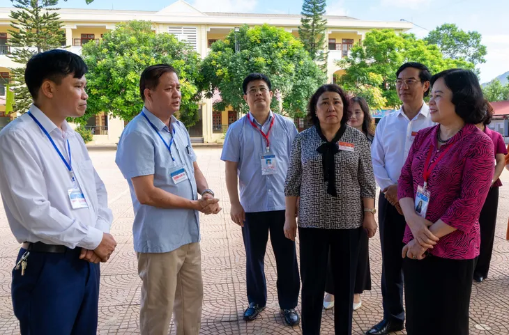 Thí sinh miền núi ở xa được đưa đón đến Điểm thi, ở quá xa được hỗ trợ bán trú - Ảnh 1. Thí sinh miền núi ở xa được đưa đón đến Điểm thi, ở quá xa được hỗ trợ bán trú - Ảnh 1.