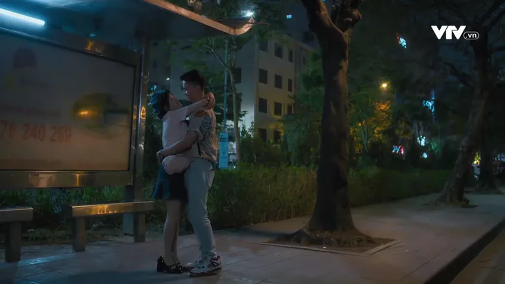 Cuộc đời vẫn đẹp sao - Tập 39: Lưu Luyến qua đêm với nhau, món nợ 90 triệu coi như xí xóa? - Ảnh 4. Cuộc đời vẫn đẹp sao - Tập 39: Lưu Luyến qua đêm với nhau, món nợ 90 triệu coi như xí xóa? - Ảnh 4.