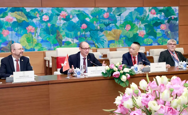 Việt Nam luôn coi trọng quan hệ hữu nghị và hợp tác truyền thống với Thụy Sĩ - Ảnh 2. Việt Nam luôn coi trọng quan hệ hữu nghị và hợp tác truyền thống với Thụy Sĩ - Ảnh 2.