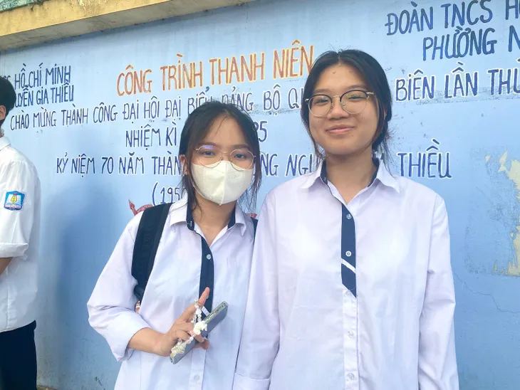 Thi tốt nghiệp THPT 2023: Đề thi môn Tiếng Anh dễ thở, hứa hẹn nhiều điểm cao - Ảnh 2. Thi tốt nghiệp THPT 2023: Đề thi môn Tiếng Anh dễ thở, hứa hẹn nhiều điểm cao - Ảnh 2.
