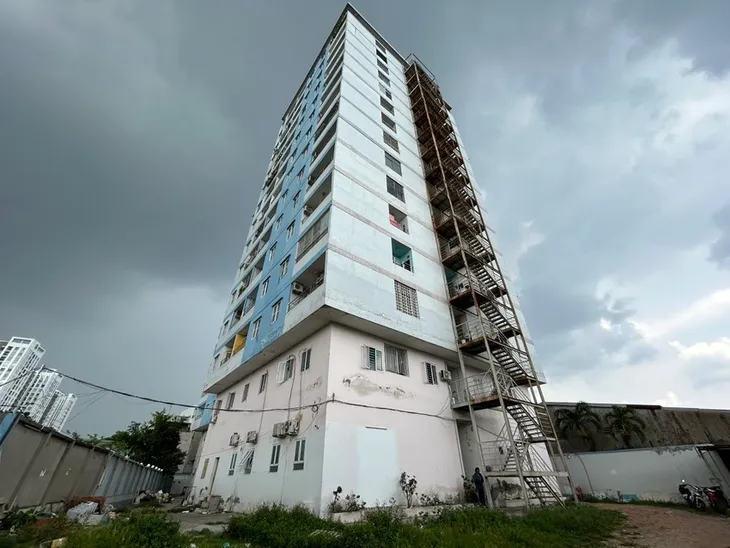 Thành phố Hồ Chí Minh còn 25 chung cư chưa nghiệm thu phòng cháy chữa cháy đã đưa vào hoạt động - Ảnh 1. Thành phố Hồ Chí Minh còn 25 chung cư chưa nghiệm thu phòng cháy chữa cháy đã đưa vào hoạt động - Ảnh 1.
